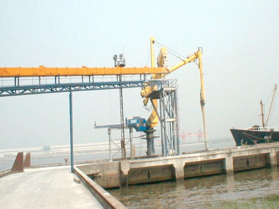 XCJ型螺旋卸船机系统